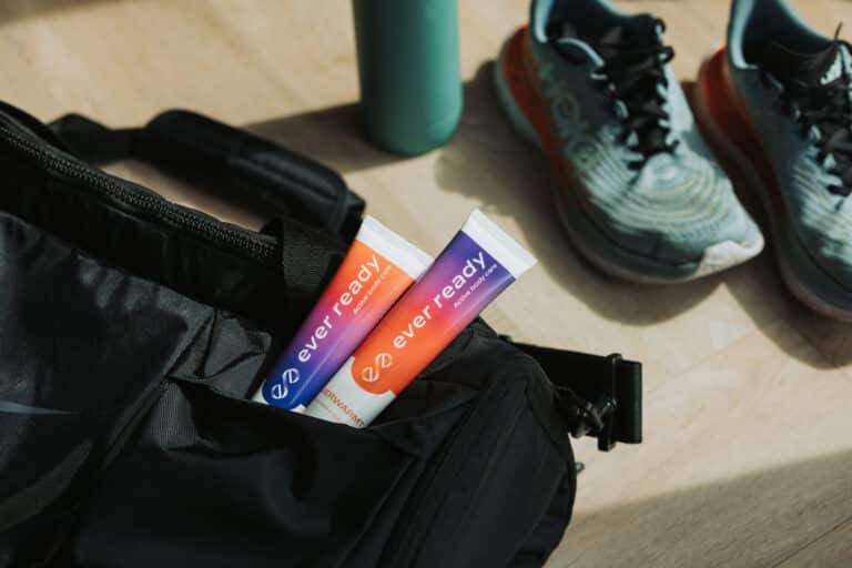 Ever Ready warmte creme en cooling gel in sporttas