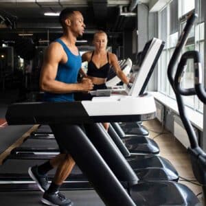 Cardio in de sportschool voor krachttraining