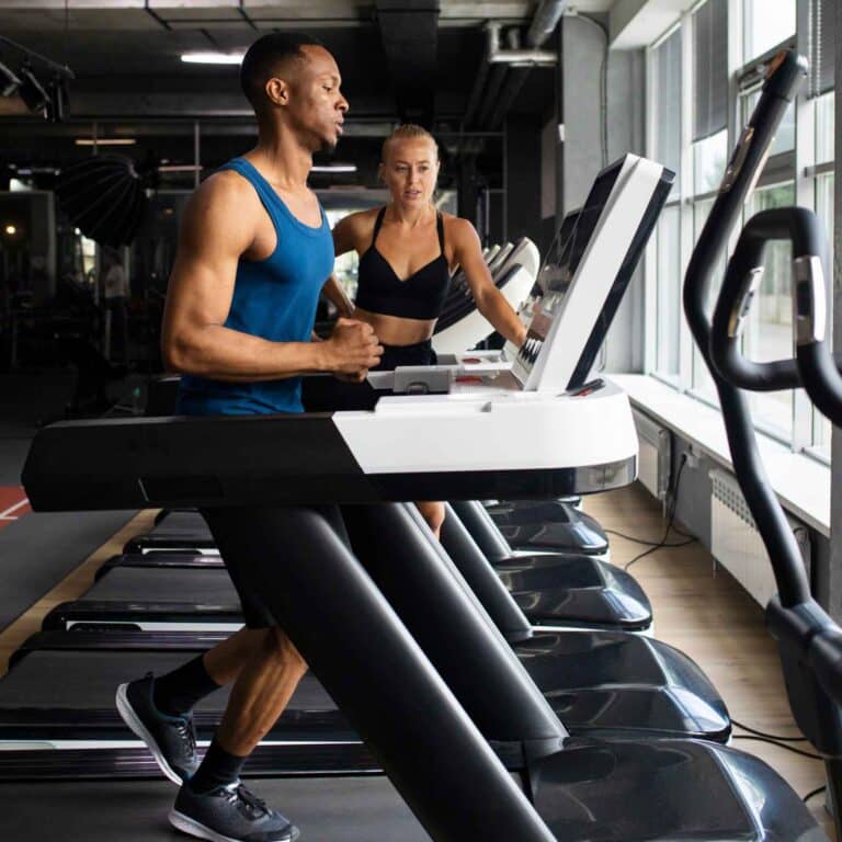 Cardio in de sportschool voor krachttraining