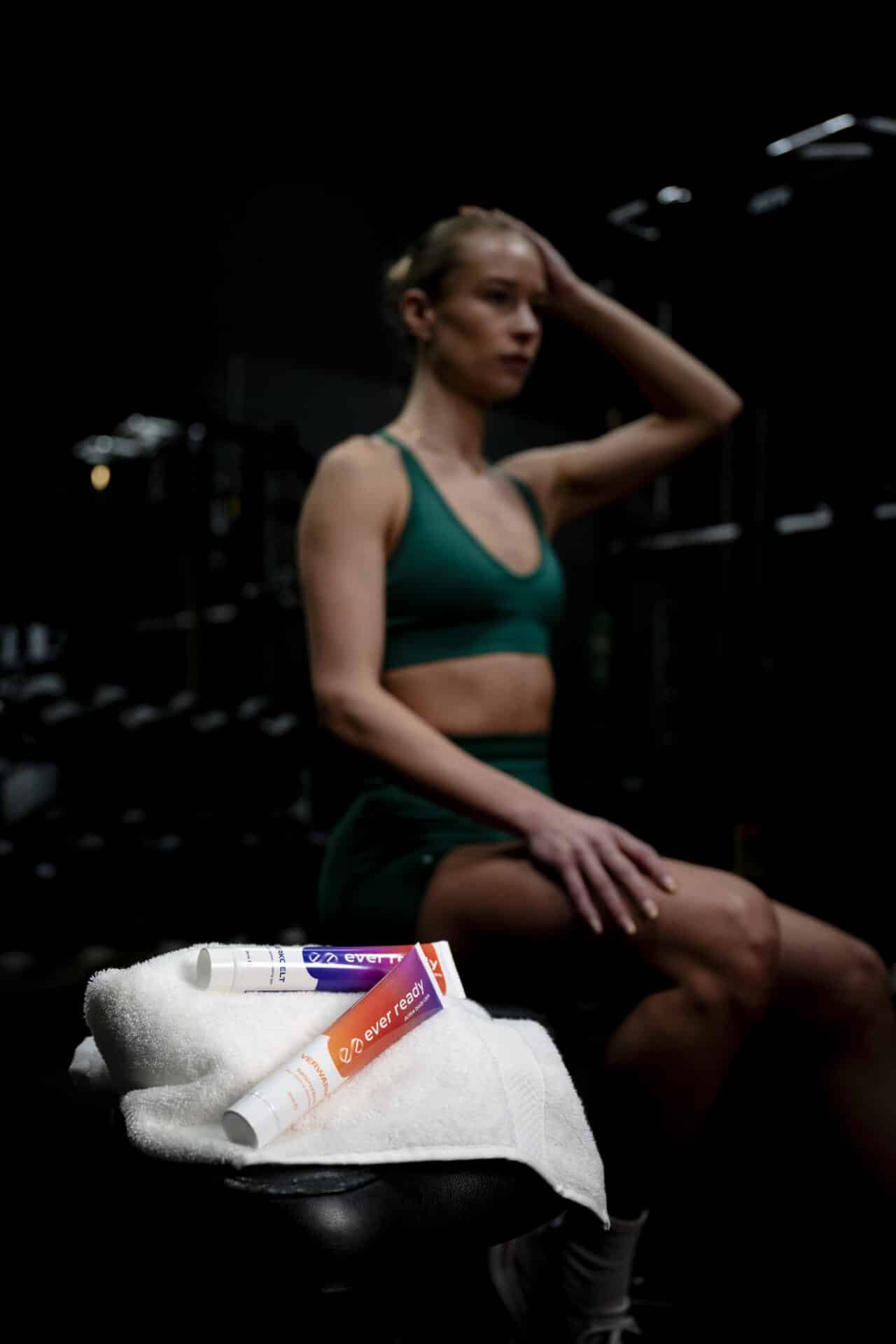 Sporters benen in sportschool tijdens Ever Ready fotoshoot